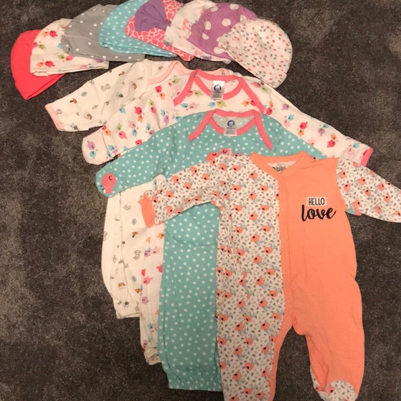 Gerber Other - Baby footie and gown jammies